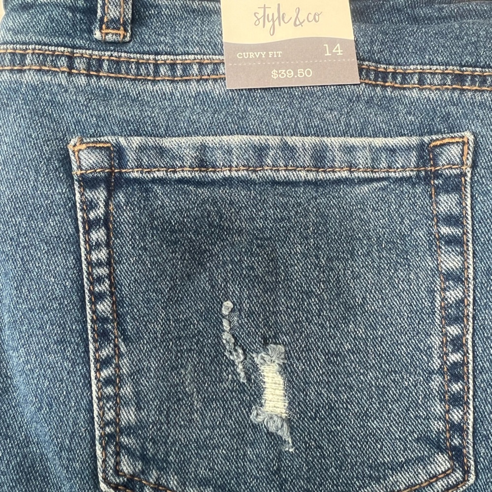 Adorable curvy Capri size 14 jean by style and company BNWT